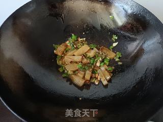 青椒炒魔芋的做法步调：4