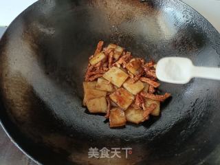 白薯片炒肉的做法步调：8