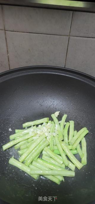 豆角焖里的做法步调：5