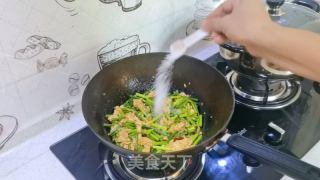 蒜苔炒鸡蛋的做法步调：9