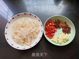 麻辣魔芋的做法步调：1