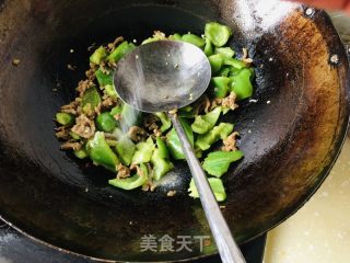 杮子椒炒牛肉的做法步调：7