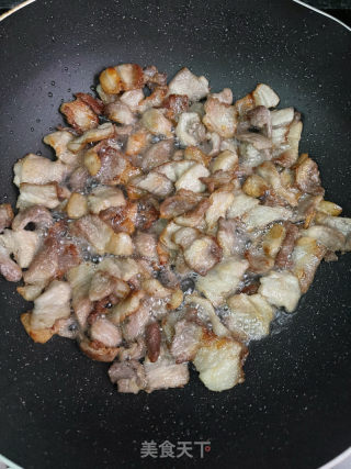 京葱炒五花肉的做法步调：4