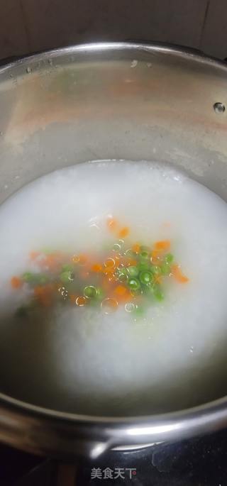 豌豆胡萝卜虾仁粥的做法步调：4