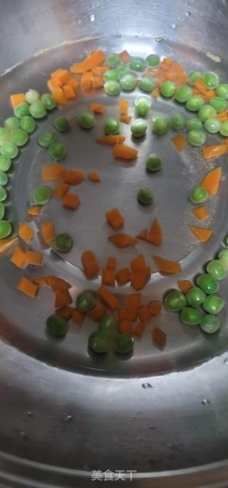 豌豆胡萝卜虾仁粥的做法步调：3