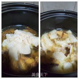 竹荪鹿茸菇煲老母鸡汤的做法步调：7
