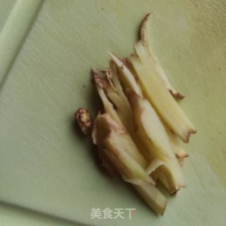 板栗烧鸡腿的做法步调：3