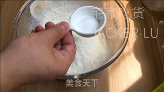 单色椰蓉餐包，柔嫩推丝，浓浓椰喷鼻，清爽抹茶，好吃得停没有下去！的做法步调：2
