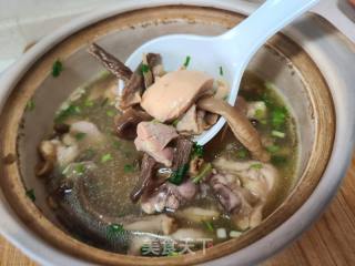 鹿茸菇炖鸡的做法步调：13