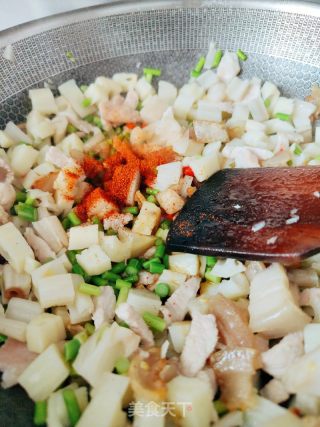 藕丁炒肉的做法步调：9