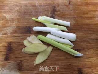 蜜汁烧鸡腿的做法步调：2