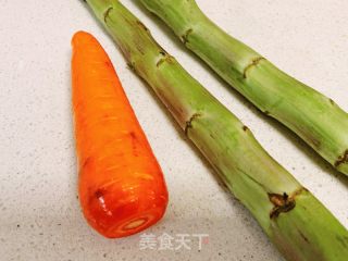 浑炒莴笋的做法步调：1
