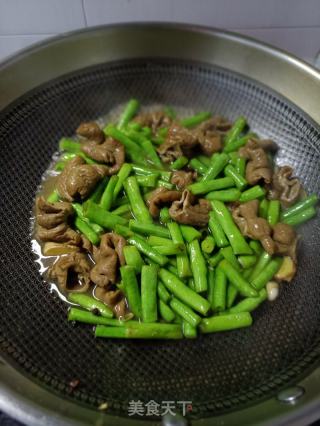 卤肥肠炖豆角的做法步调：13