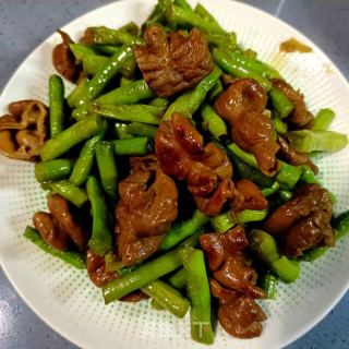 卤肥肠炖豆角的做法步调：15
