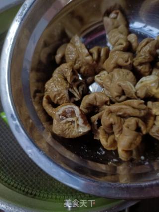 卤肥肠炖豆角的做法步调：4