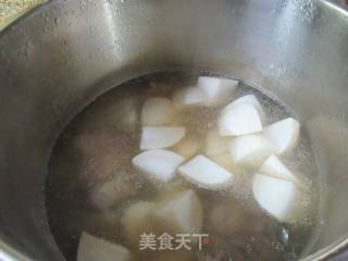萝卜牛尾汤的做法步调：9