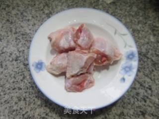鸡翅中蒸豆腐的做法步调：3