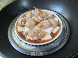 鸡翅中蒸豆腐的做法步调：13