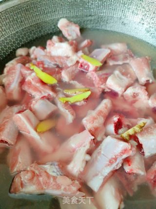 白烧排骨的做法步调：2