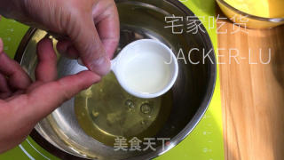 浮云瑞士卷，甘美奶油，坚实蛋糕，一心满意。的做法步调：6