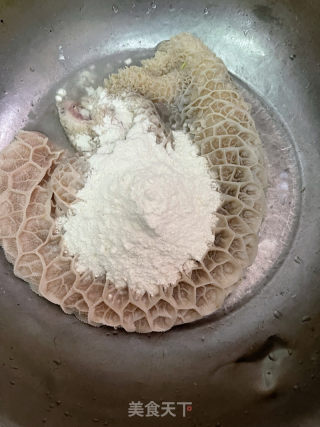 卤火款项肚的做法步调：3