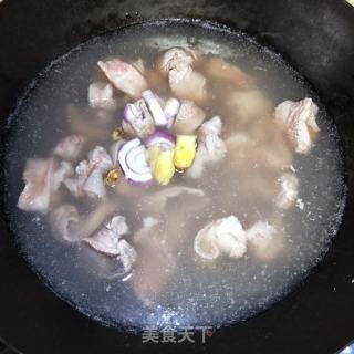 牛腩萝卜汤的做法步调：4