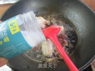 白烧鸡翅根排骨的做法步调：9
