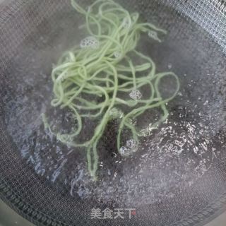 肉沫鸡枞花卤菠菜里的做法步调：8