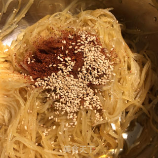 拌土豆丝的做法步调：6