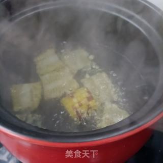 玉米山药炖黑鸡的做法步调：11