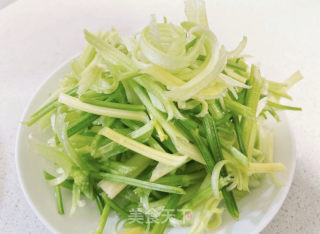 西芹炒牛肉（加肥版）的做法步调：2