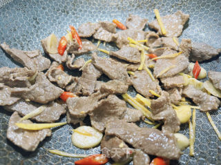 西芹炒牛肉（加肥版）的做法步调：5