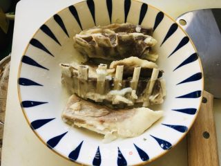 粉条烩羊排的做法步调：1