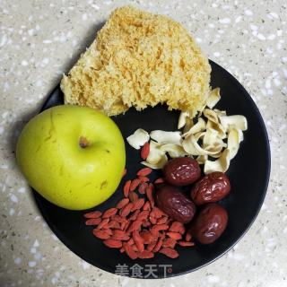 银耳百开雪梨汤的做法步调：1