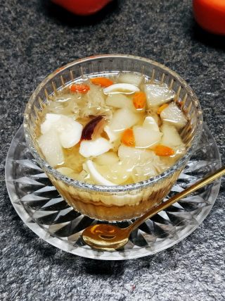 银耳百开雪梨汤的做法步调：11