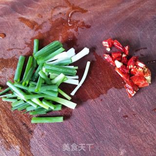 板栗焖鸡的做法步调：4