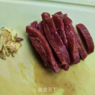 春葵炒牛里脊的做法步调：4