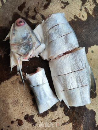 喷鼻煎马友鱼的做法步调：1