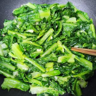 蒜蓉炒莴笋叶的做法步调：5