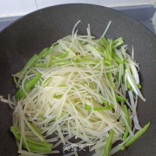 青椒土豆丝的做法步调：6
