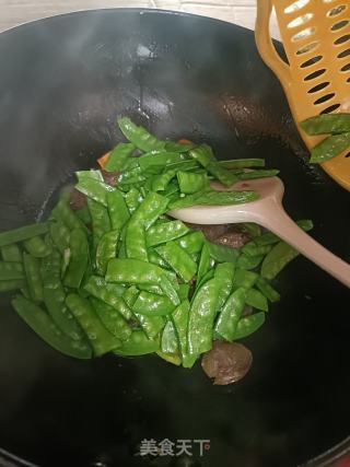 荷兰豆炒香肠的做法步调：6