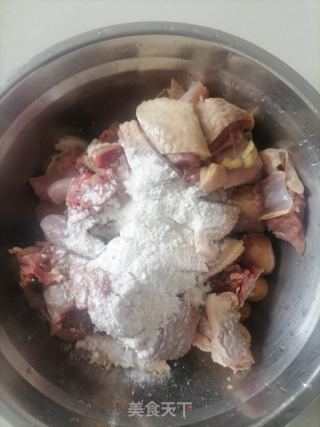 白烧鸡块的做法步调：2