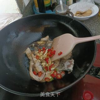 鱼头豆腐的做法步调：5