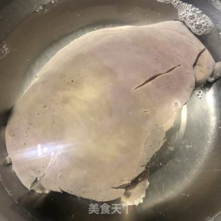 卤猪肝的做法步调：1