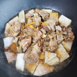 喷鼻芋烧排骨的做法步调：9