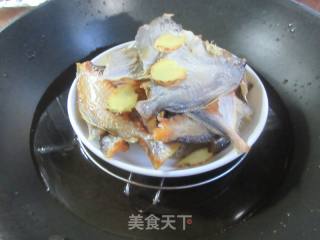 蒸乌鲳鱼鲞的做法步调：3