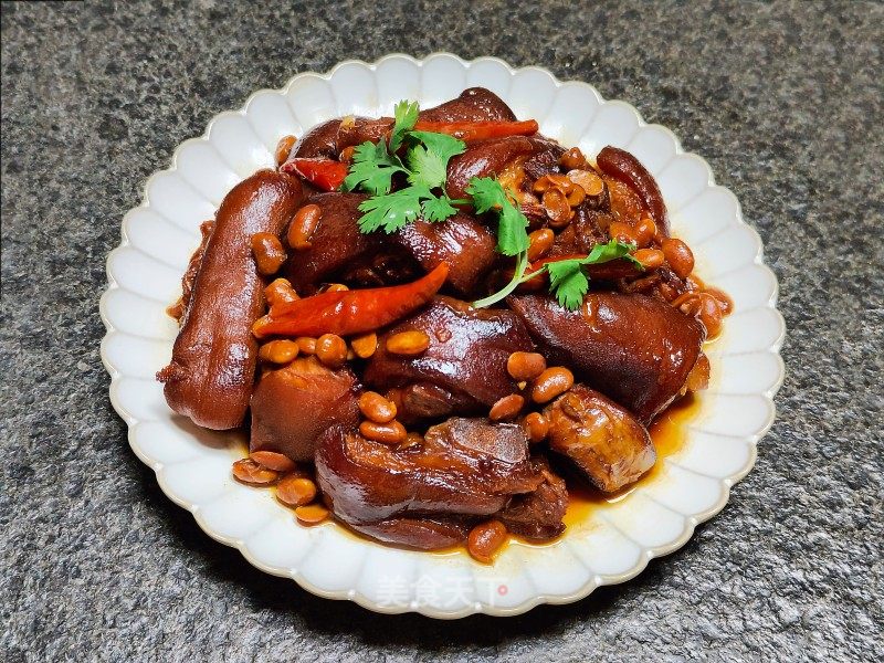 黄豆焖猪蹄的做法