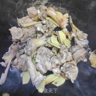 鹿茸菇焖鸭的做法步调：7