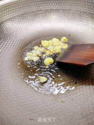 素炒小利剑菜的做法步调：4