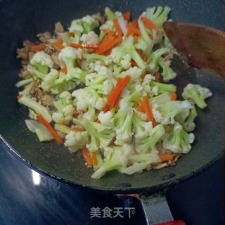 肉沫炒花椰菜的做法步调：12